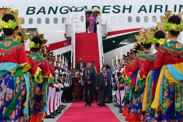 Beberapa pemimpin negara tiba di Bandara Internasional Soekarno Hatta, Tangerang, Provinsi Banten (foto: Dok BPMI Setpres)