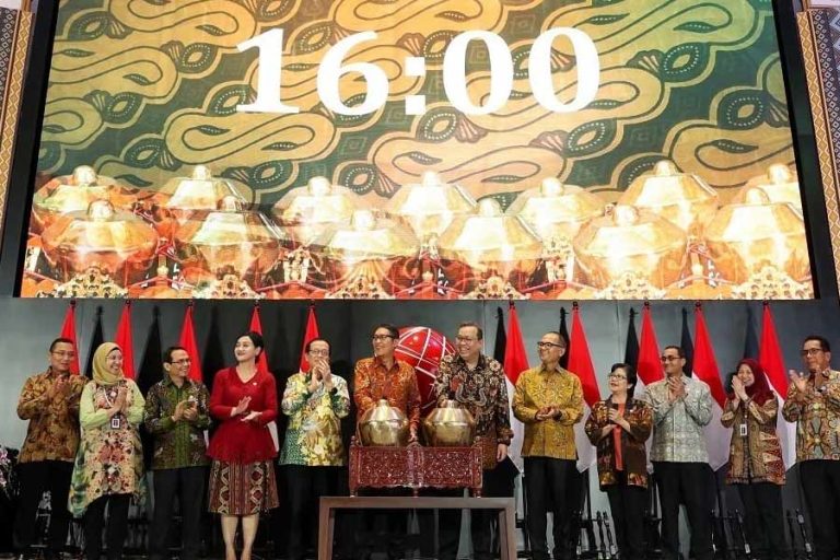 Perdagangan PT Bursa Efek Indonesia (BEI) tahun 2023 secara resmi ditutup