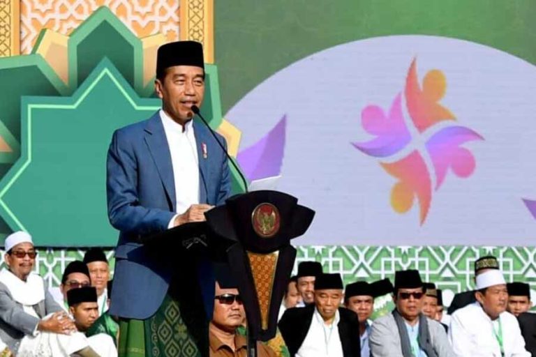 Presiden RI Joko Widodo saat memberi sambutan dalam acara Hari Lahir ke-78 Muslimat Nahdlatul Ulama (NU) yang digelar di Stadion Utama Gelora Bung Karno, Jakarta (foto: Dok BPMI Setpres)