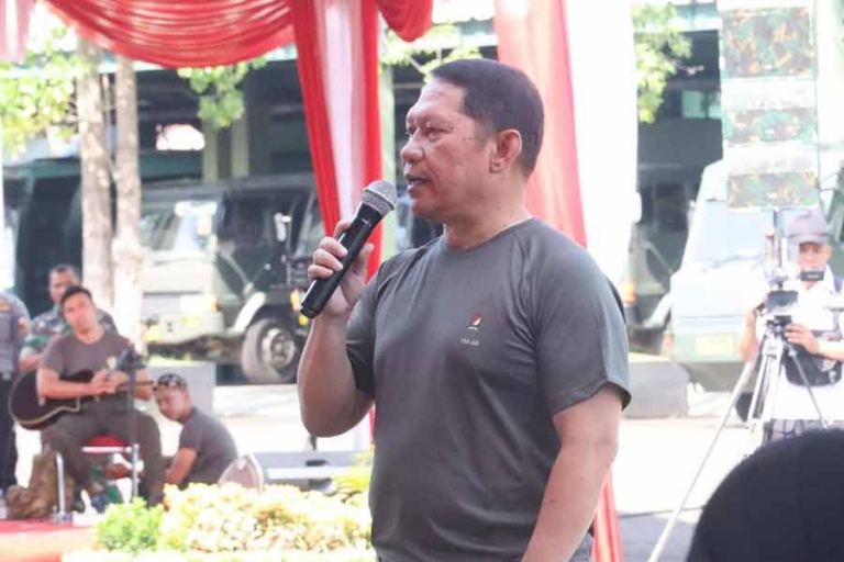 Pangdam V Brawijaya saat memberi sambutan dalam Coffee Morning bersama awak media di Lapangan Ahmad Yani Makodam V/Brawijaya, Surabaya