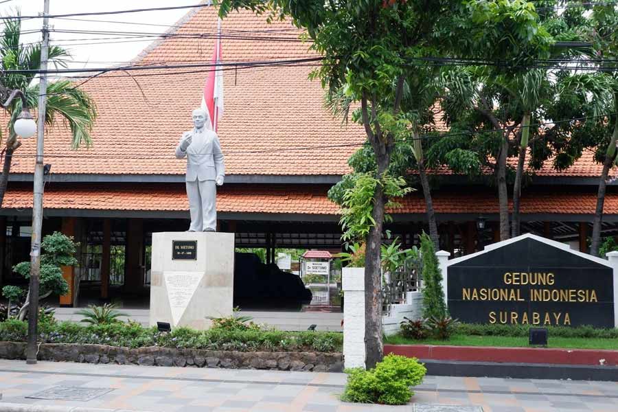 Gedung Nasional Indonesia, salah satu bangunan bersejarah di Surabaya