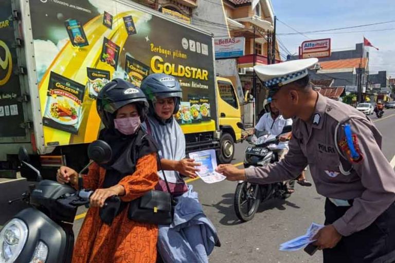 Sosialisasi Kamseltibcarlantas dalam rangka Operasi Keselamatan Semeru 2024