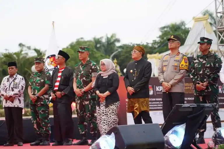 Hal itu dikatakan Pangdam usai menghadiri Deklarasi Pilkada 2024 Damai yang dihadiri oleh ketiga paslon Cagub dan Cawagub Jatim di Tugu Pahlawan