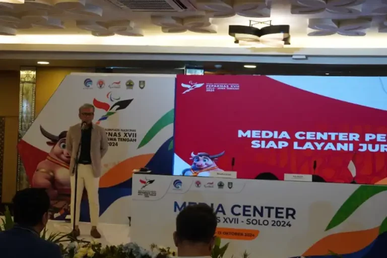 Ketua Media Center Kominfo RI, Andi Muslim saat memberikan sambutan.