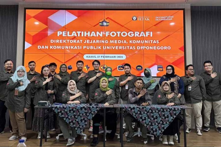 Pelatihan Fotografi di ruang sidang Perpustakaan lantai 4 Gedung UPT Perpustakaan dan UNDIP Press. (foto: Dok Humas Undip)